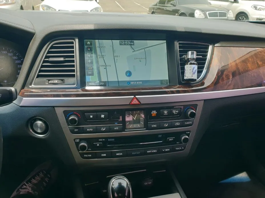 Hyundai Genesis