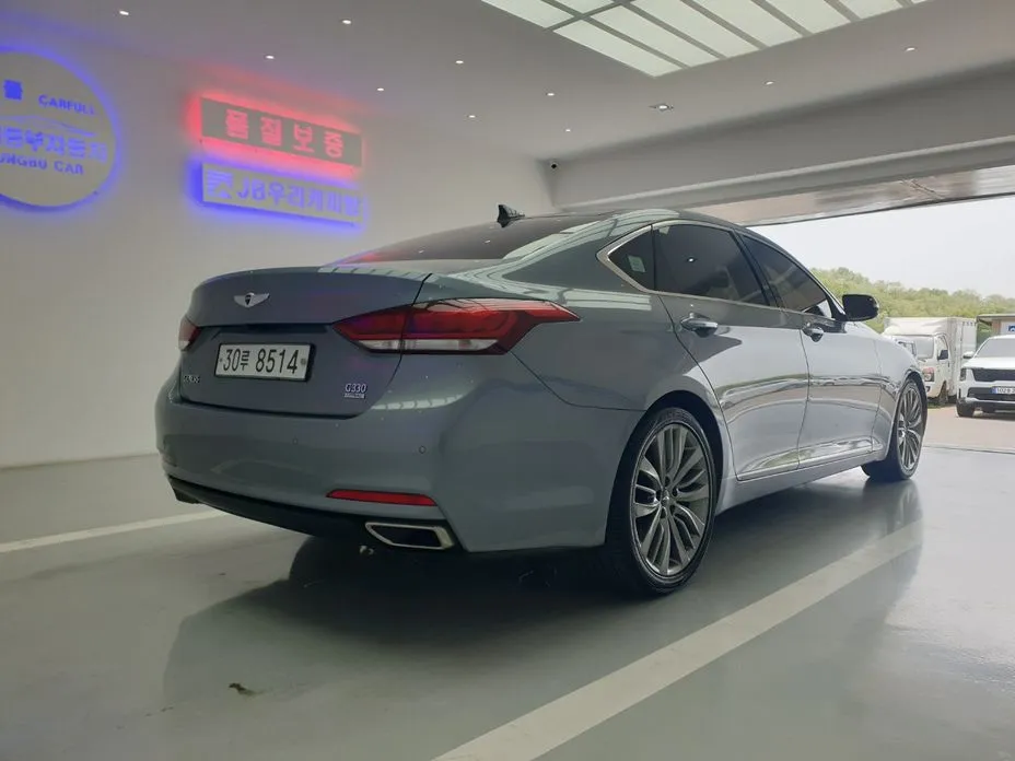 Hyundai Genesis