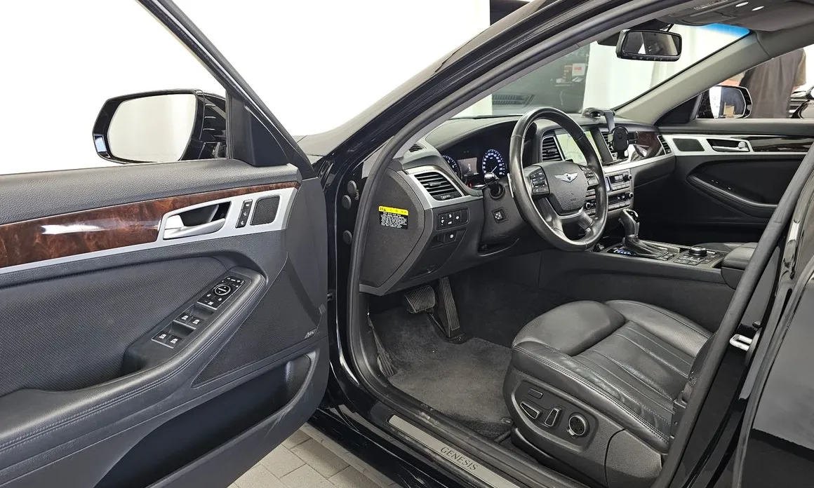 Hyundai Genesis