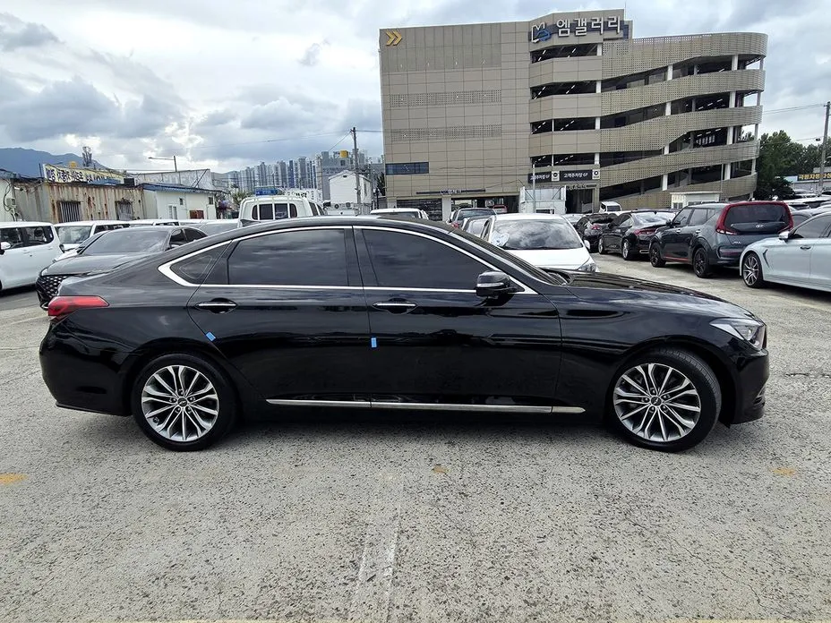Hyundai Genesis