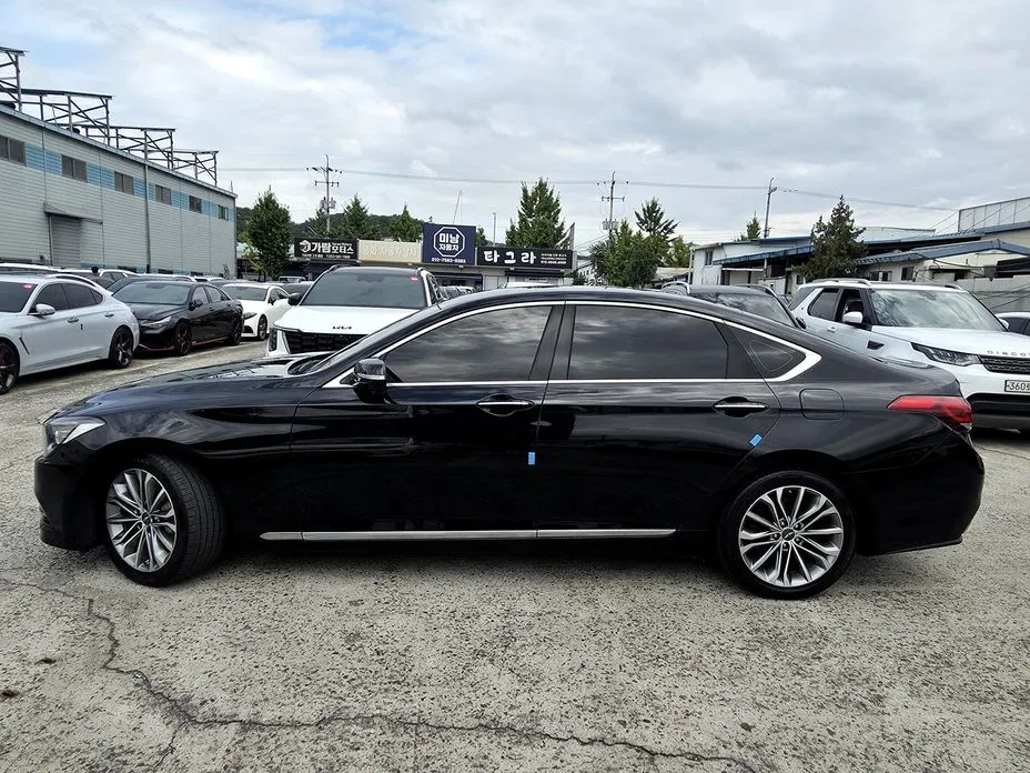 Hyundai Genesis