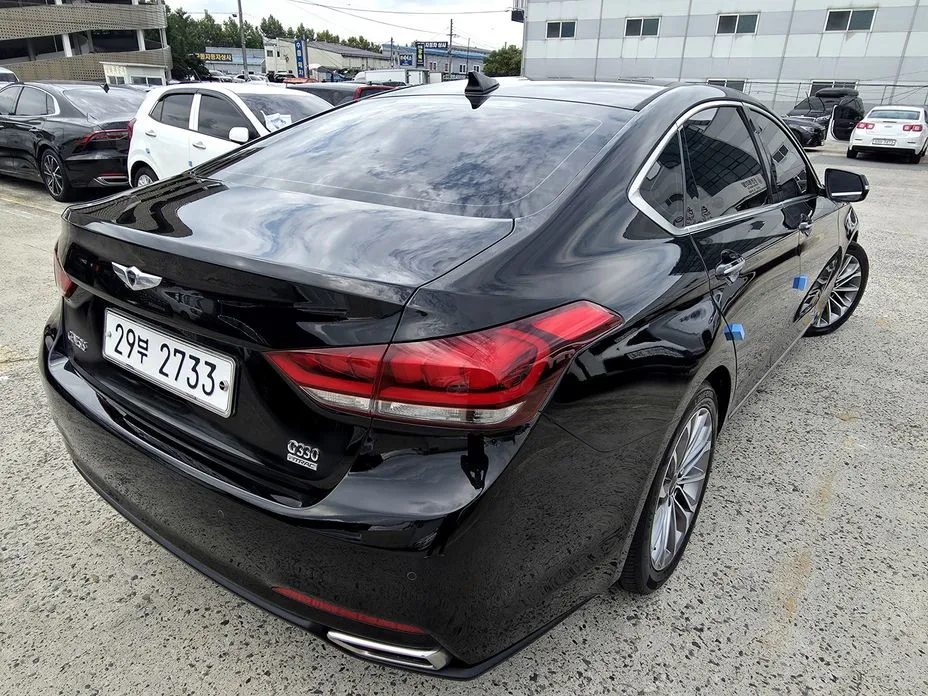 Hyundai Genesis