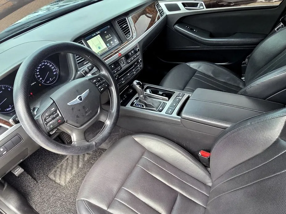 Hyundai Genesis