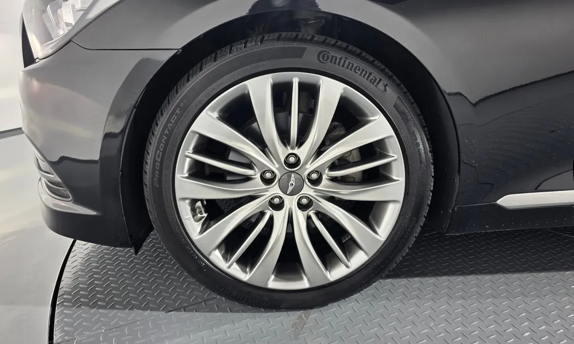 Hyundai Genesis