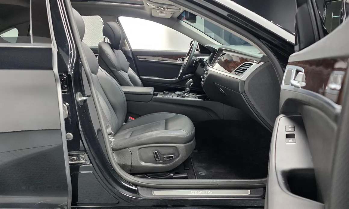 Hyundai Genesis