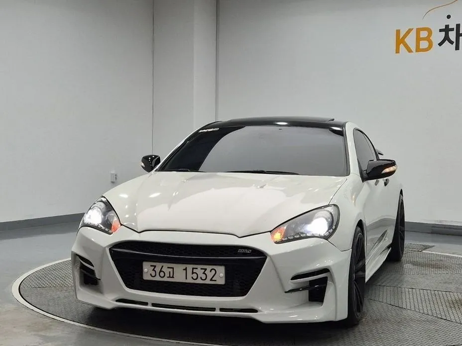 Hyundai Genesis