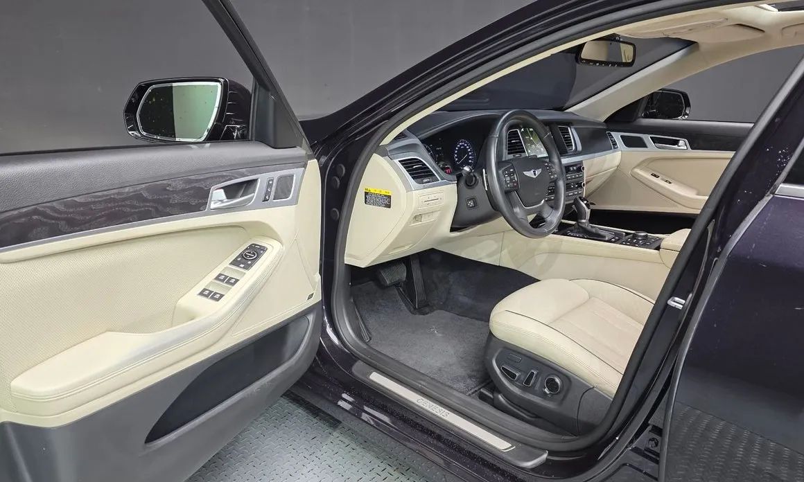 Hyundai Genesis