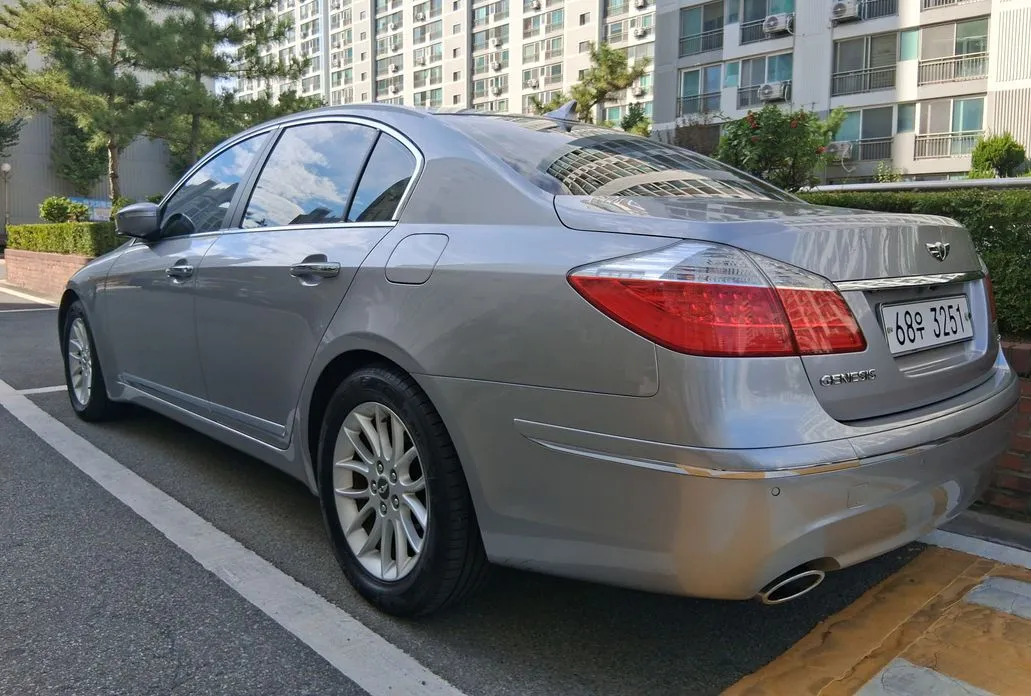 Hyundai Genesis