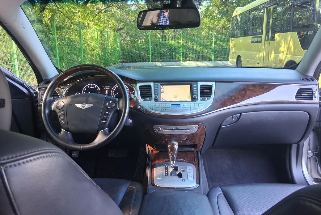 Hyundai Genesis