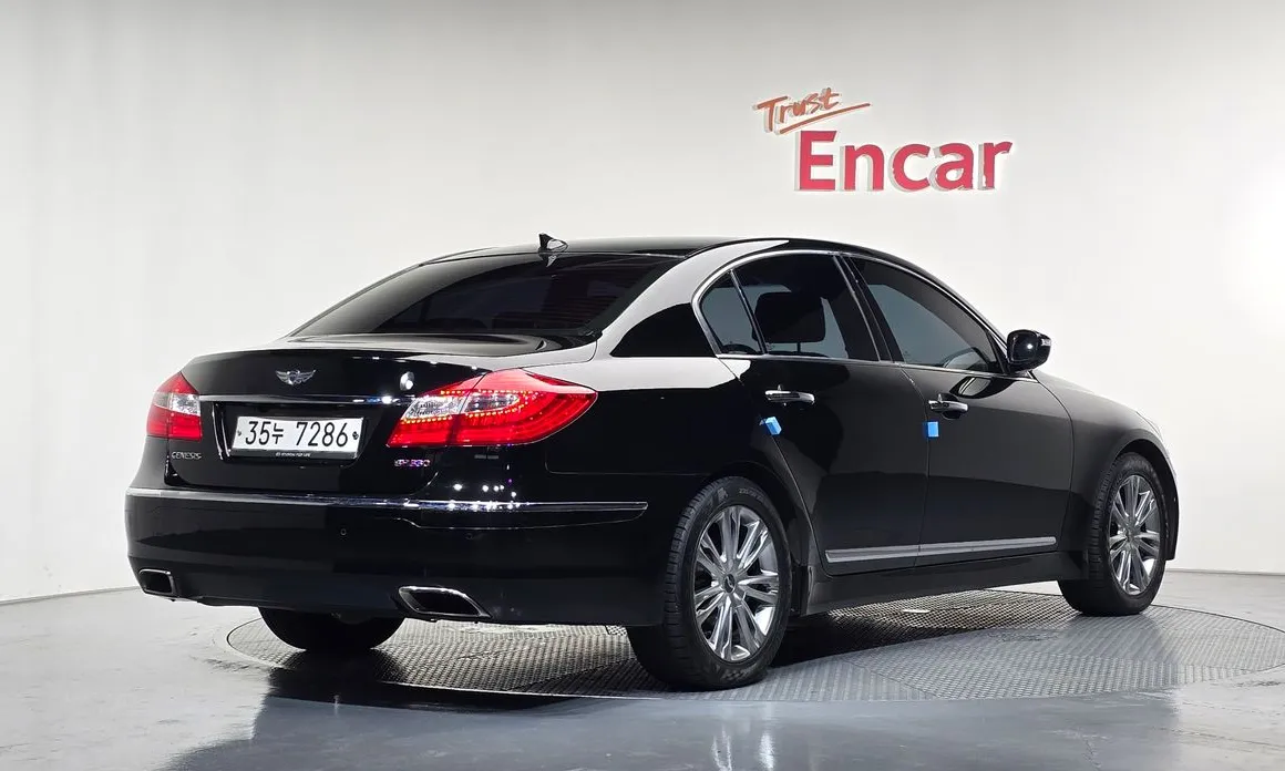 Hyundai Genesis