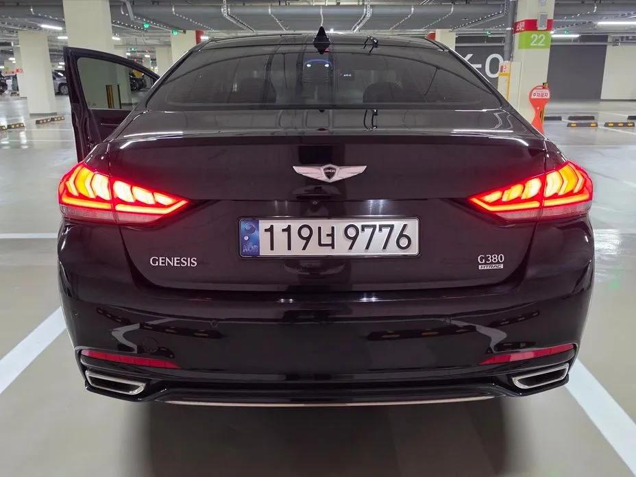 Hyundai Genesis