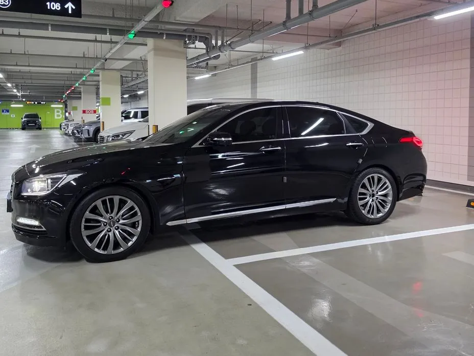 Hyundai Genesis