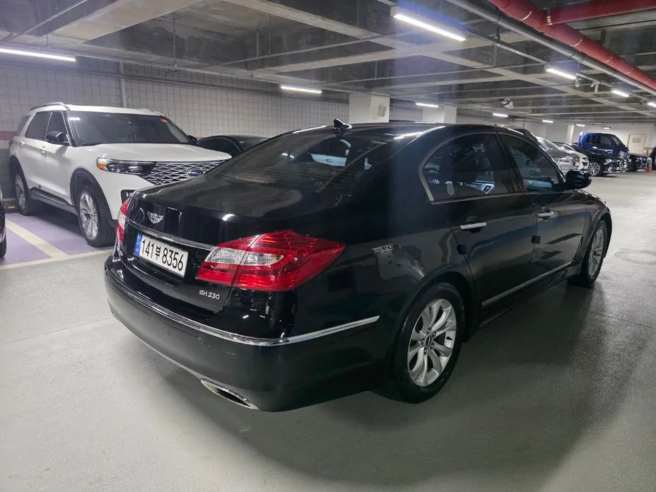 Hyundai Genesis