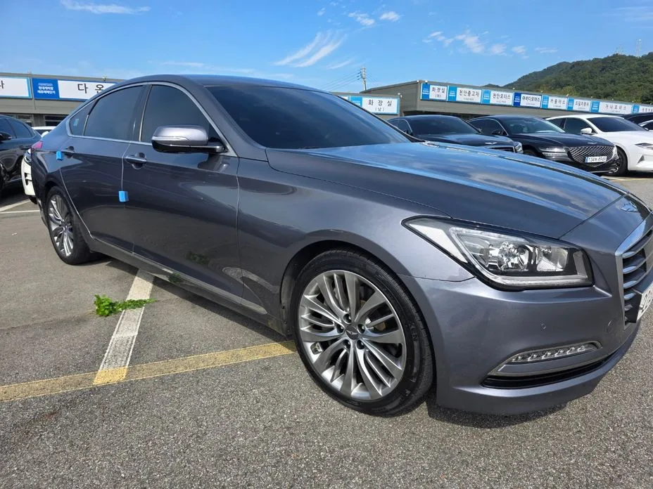 Hyundai Genesis