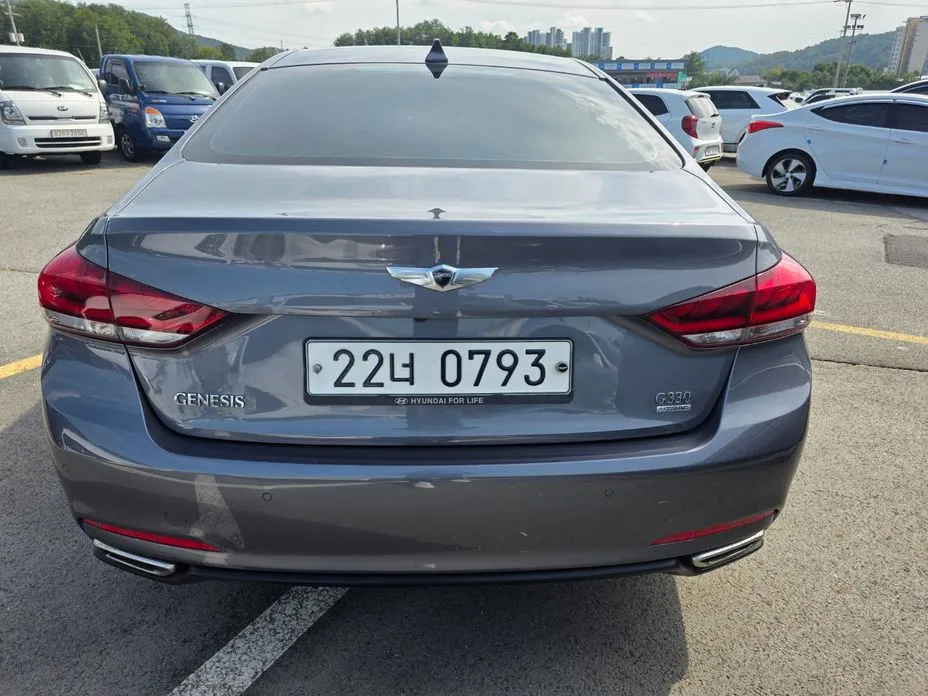 Hyundai Genesis