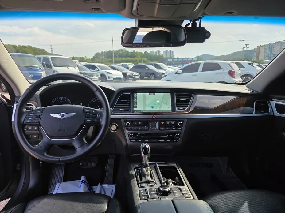 Hyundai Genesis
