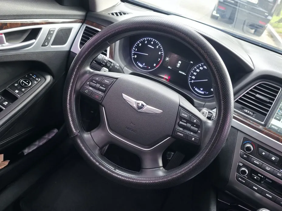 Hyundai Genesis