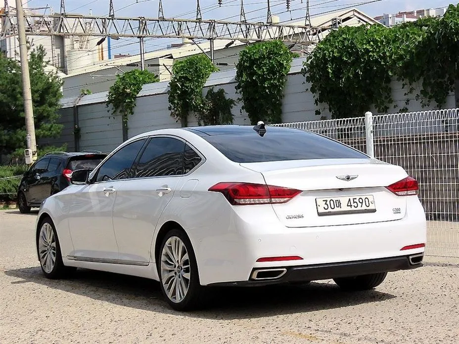 Hyundai Genesis