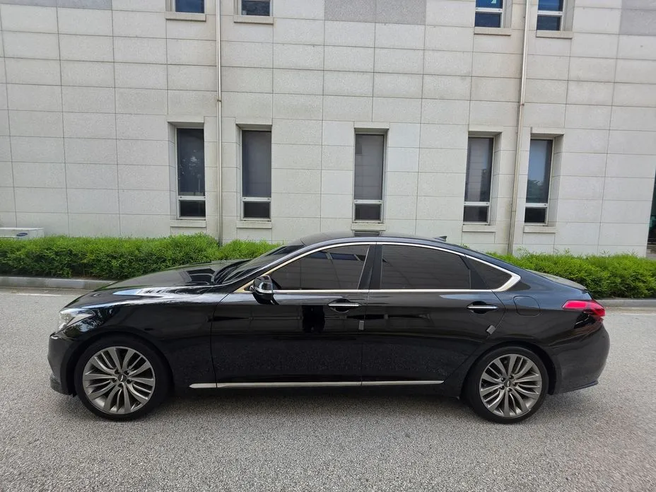 Hyundai Genesis