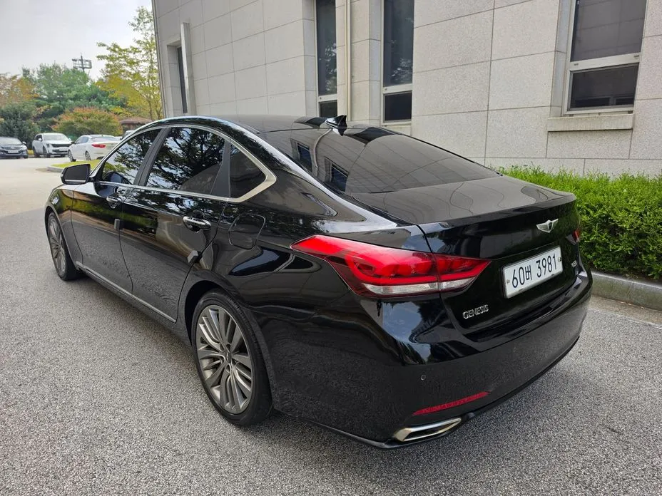 Hyundai Genesis