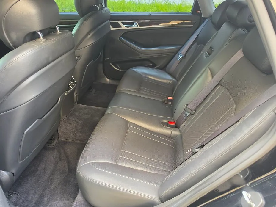 Hyundai Genesis
