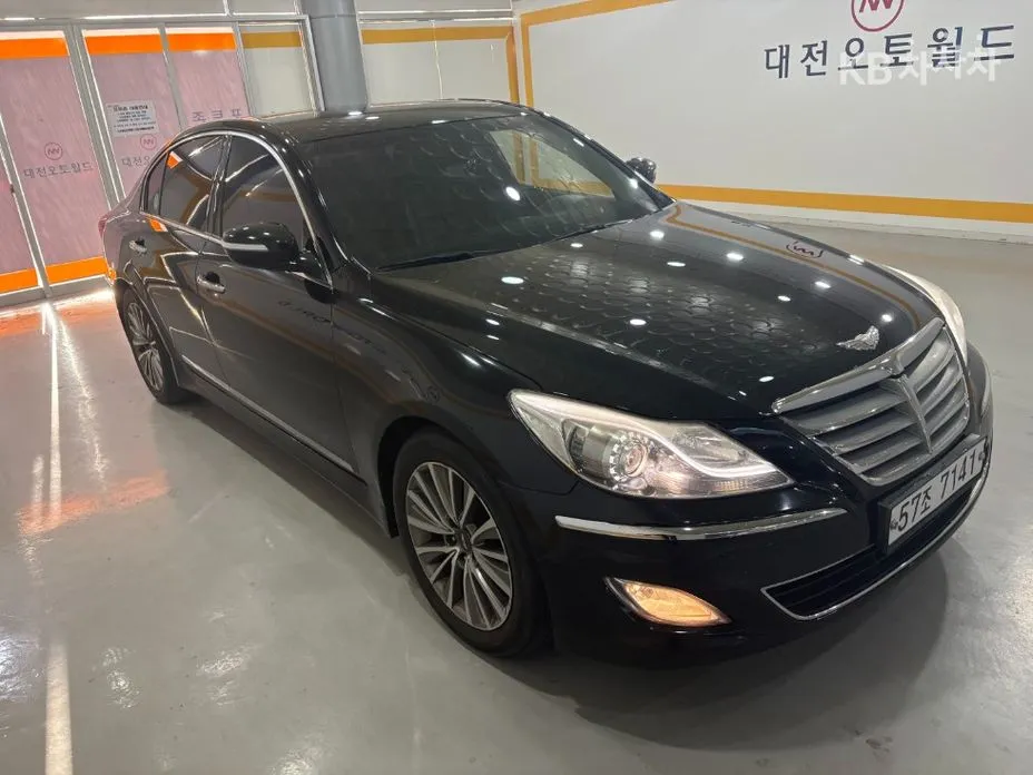 Hyundai Genesis