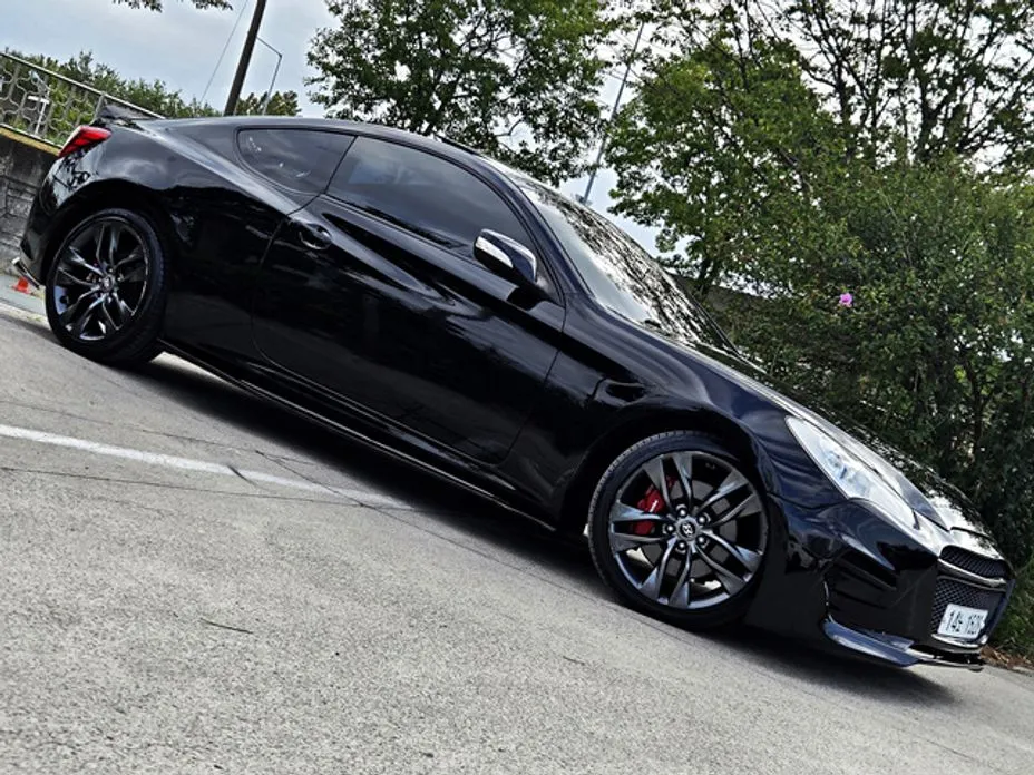 Hyundai Genesis
