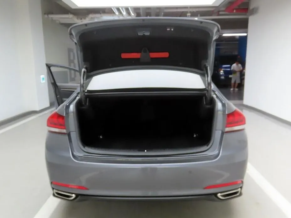 Hyundai Genesis