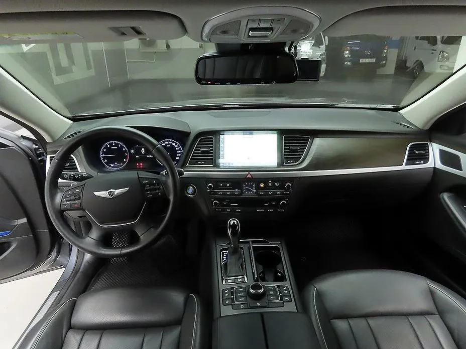 Hyundai Genesis