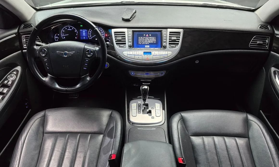 Hyundai Genesis
