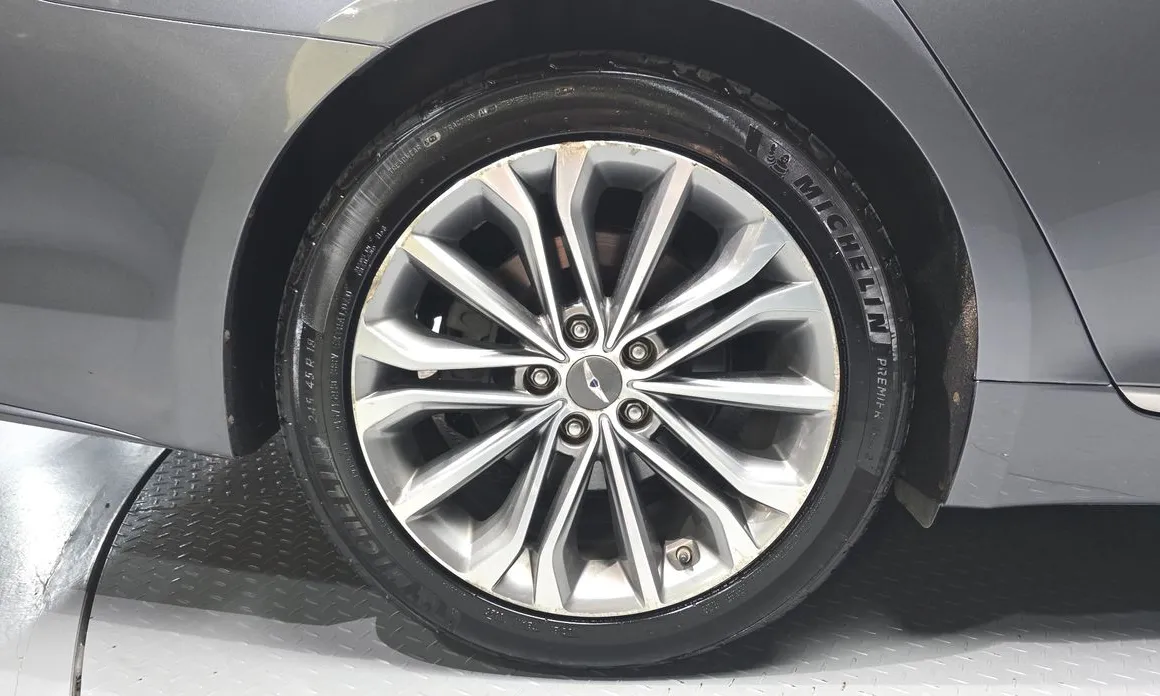 Hyundai Genesis