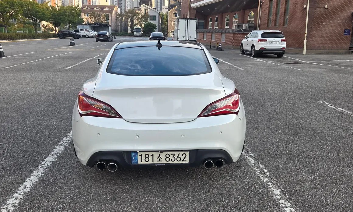 Hyundai Genesis