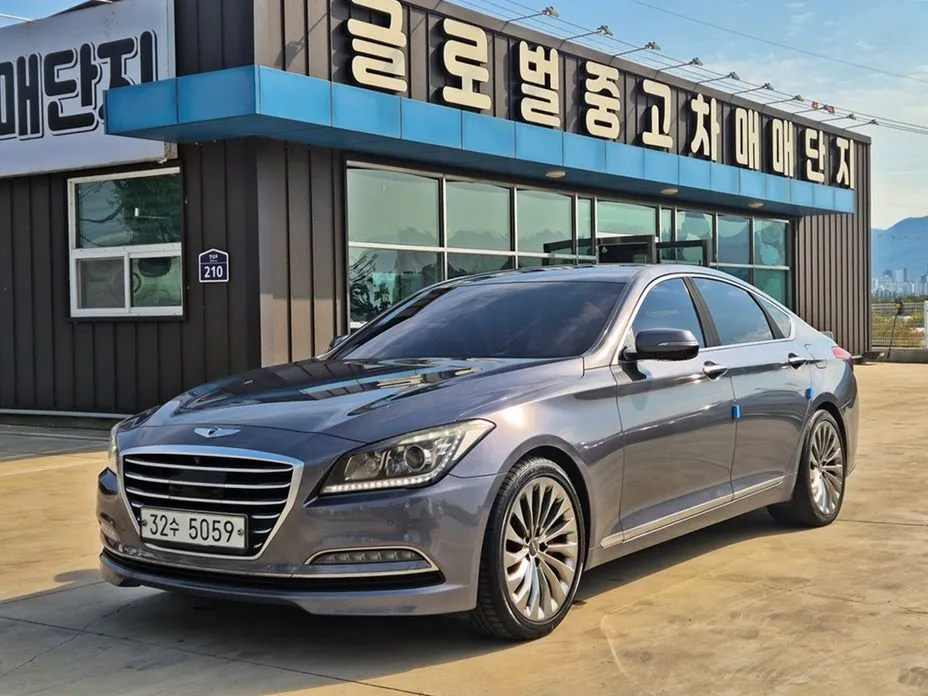 Hyundai Genesis