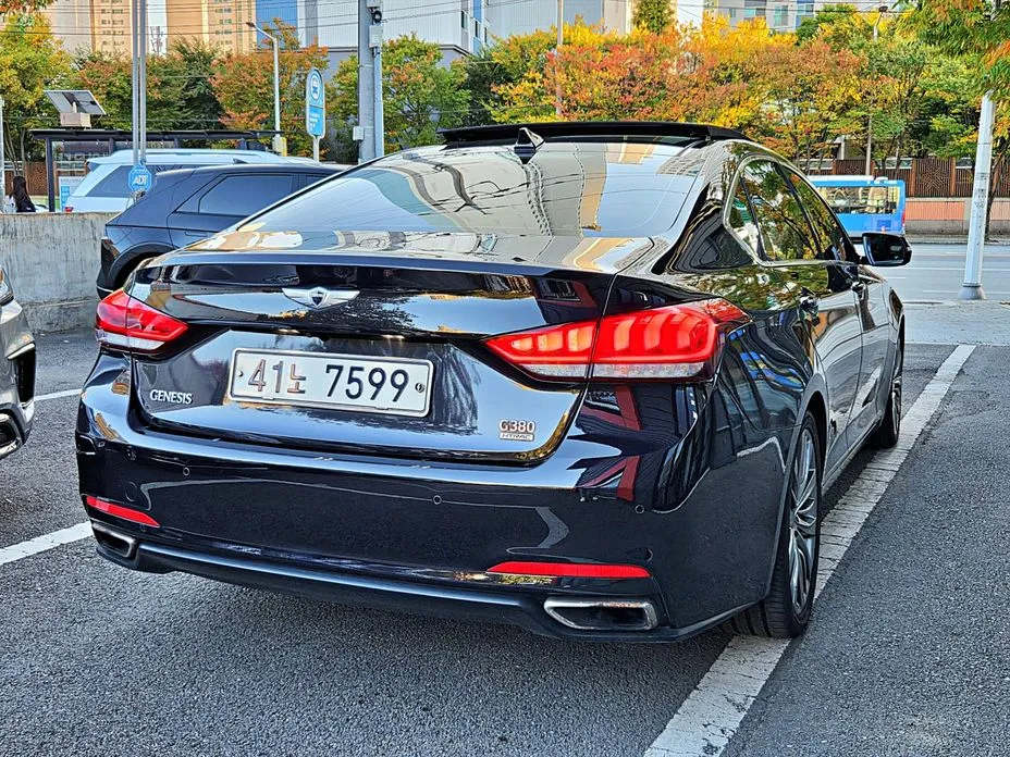 Hyundai Genesis