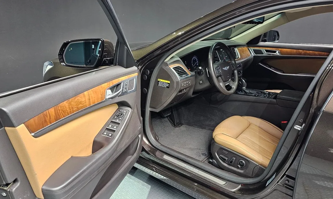 Hyundai Genesis