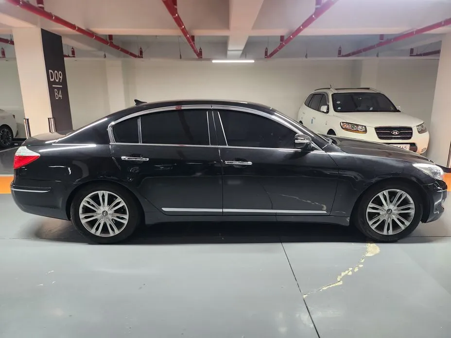 Hyundai Genesis