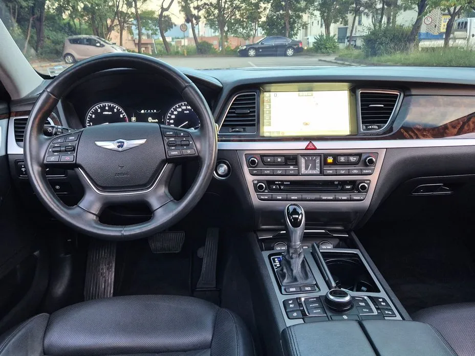 Hyundai Genesis