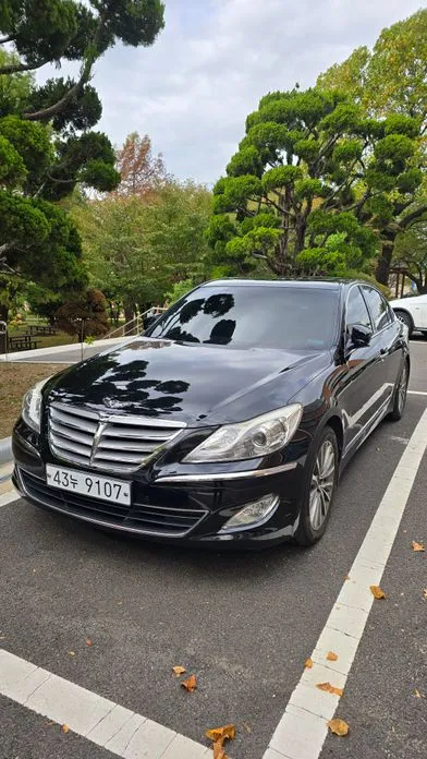 Hyundai Genesis