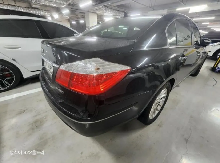 Hyundai Genesis