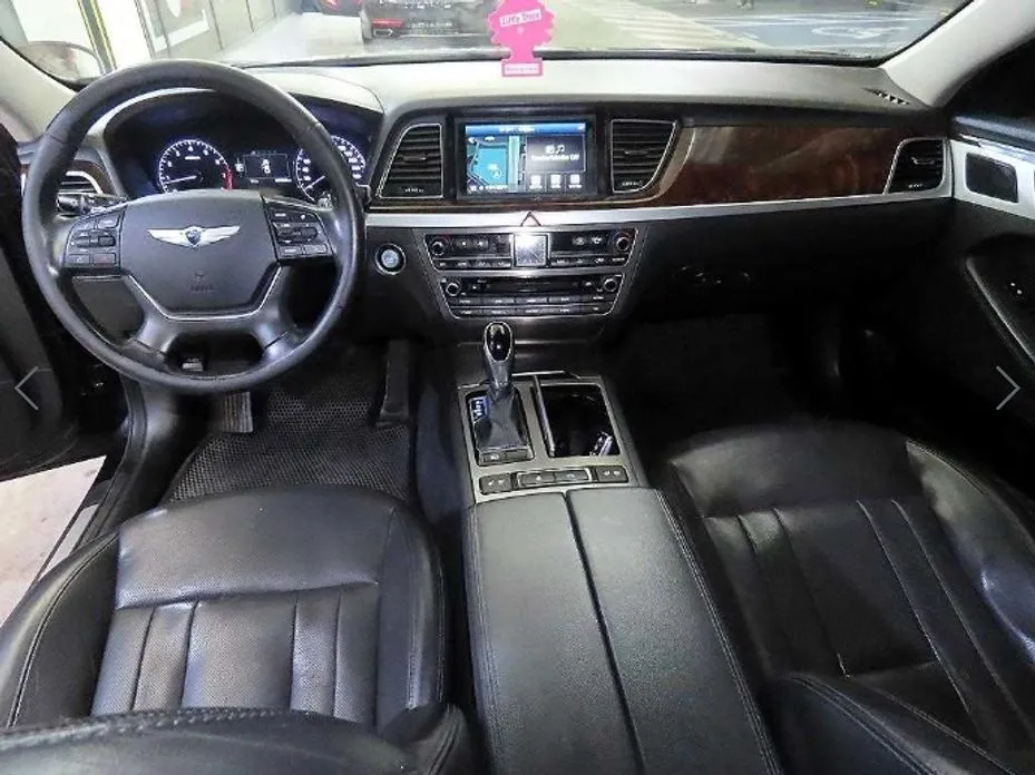 Hyundai Genesis