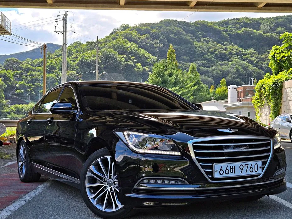 Hyundai Genesis