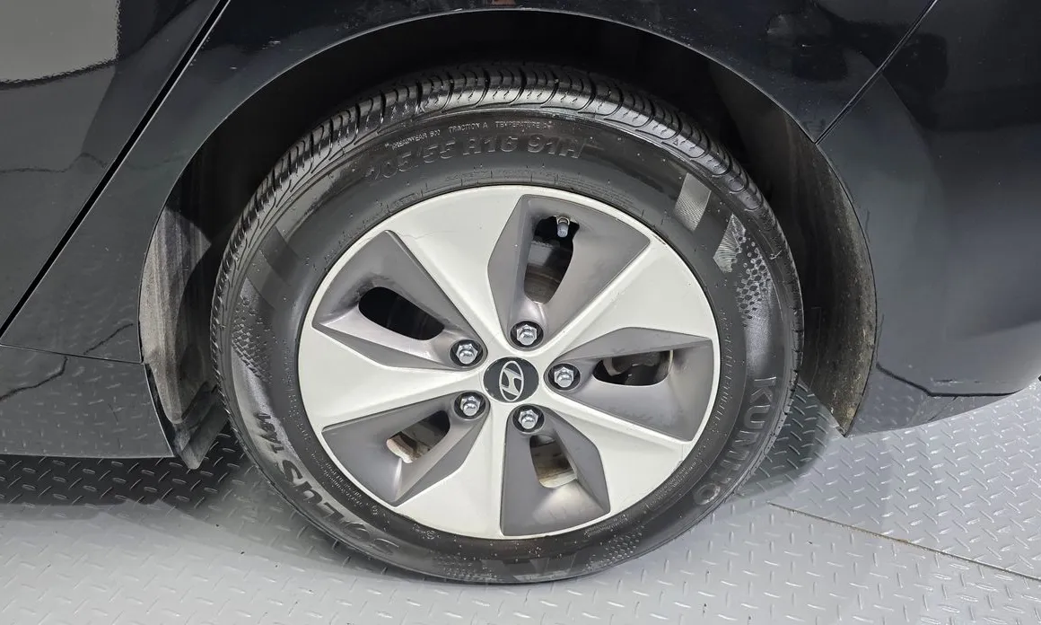 Hyundai Ioniq