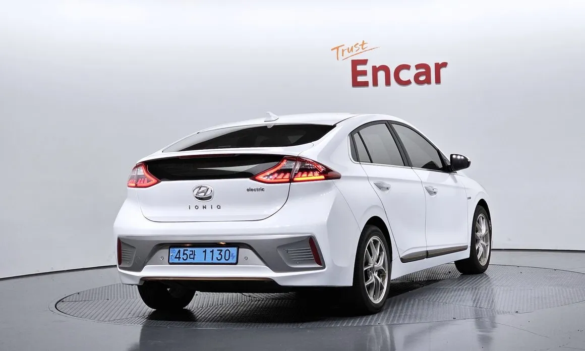 Hyundai Ioniq