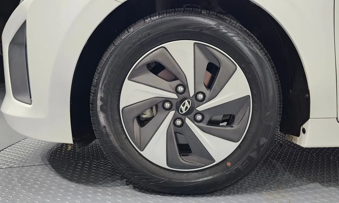 Hyundai Ioniq