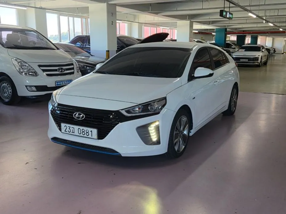 Hyundai Ioniq