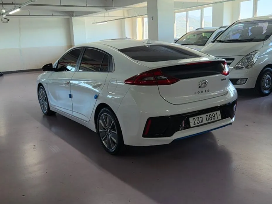Hyundai Ioniq