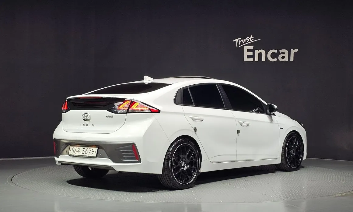 Hyundai Ioniq