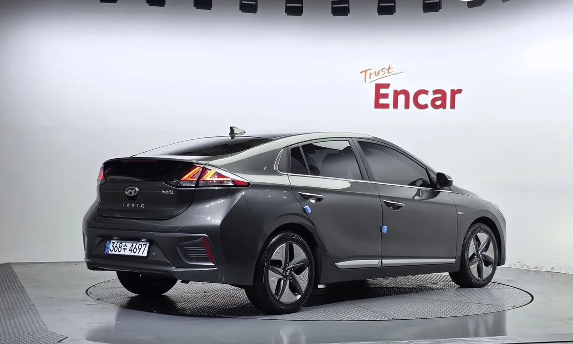 Hyundai Ioniq