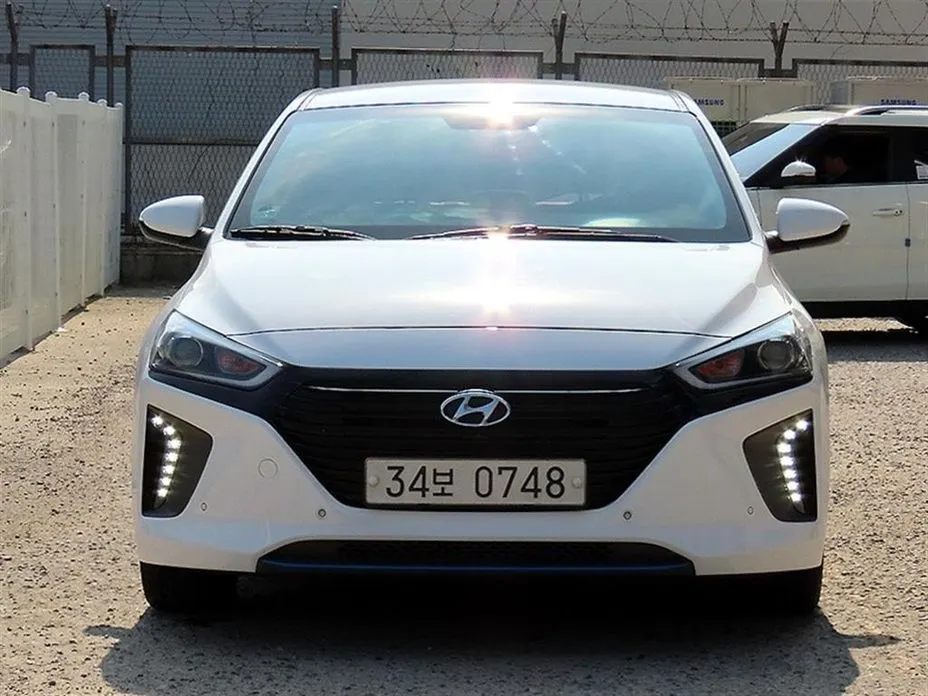 Hyundai Ioniq