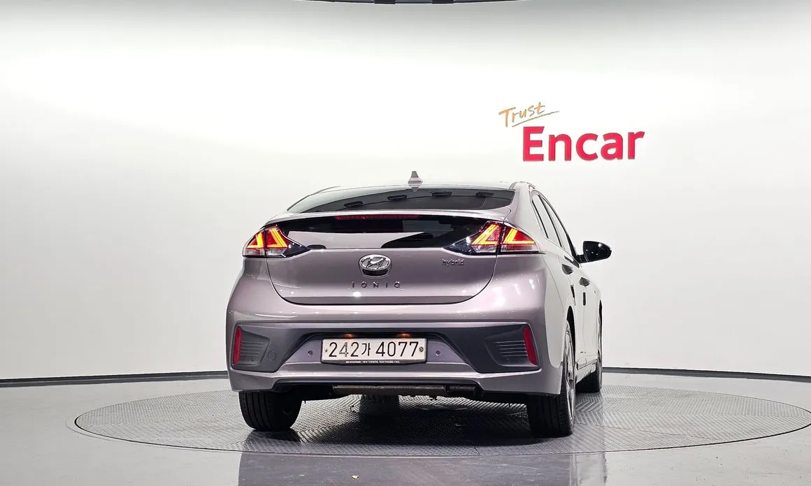 Hyundai Ioniq